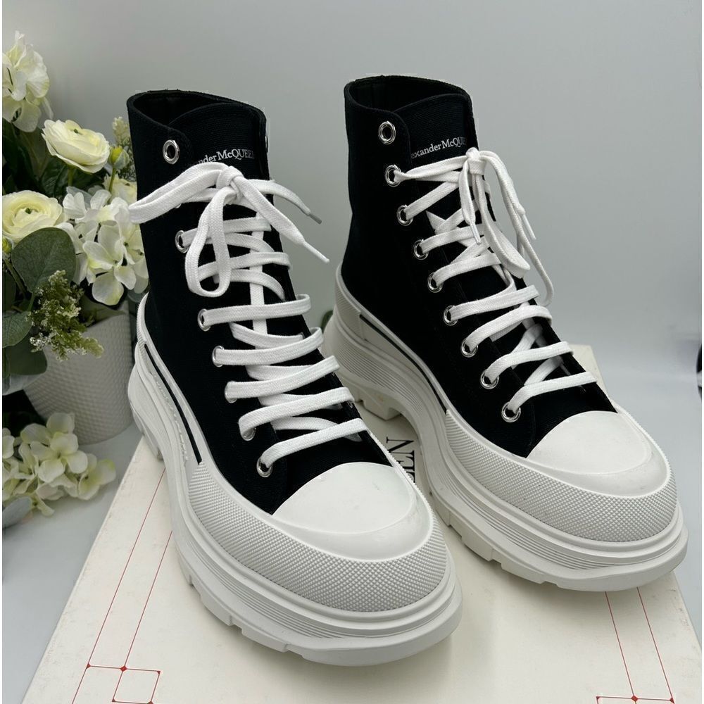 Men’s Alexander McQueen tread slick sneakers, size 44 made in Italy